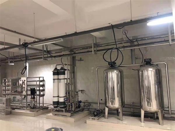 直飲水設(shè)備(bei)